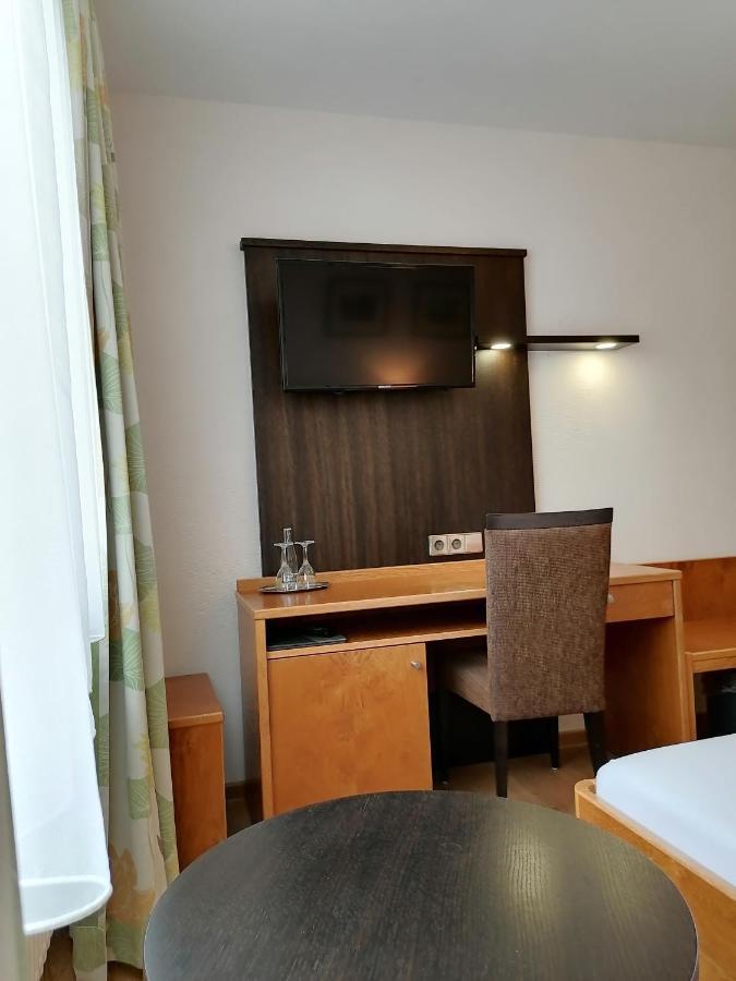Lindner'S Hotel Bellheim Bagian luar foto
