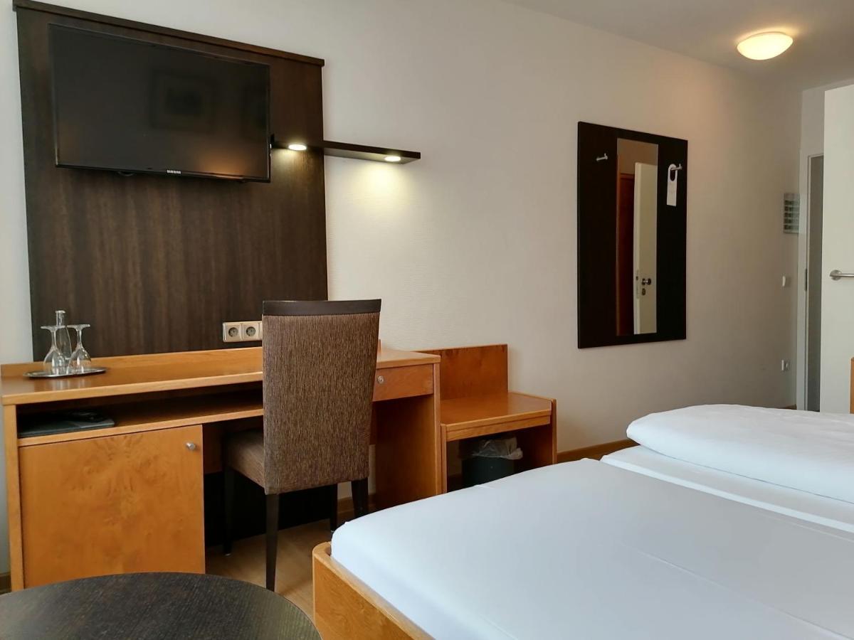 Lindner'S Hotel Bellheim Bagian luar foto